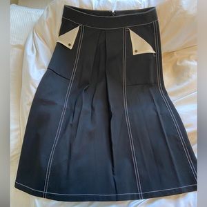 Beautiful multi-use Badgley Mischka A-Line skirt. Size 10. Dry Clean Only.